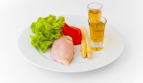 Kuřecí salát s chřestem / Ensalada de verano con pollo y espárragos - suroviny