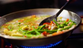 Asturijská paella / Paella de carne, pescado y hortalizas - příprava
