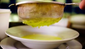Avokádová polévka / Sopa de aguacates - příprava