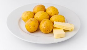 Brambory pečené v ohni / Patatas asadas bajo la ceniza - suroviny