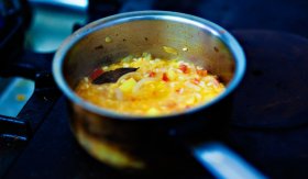 Brambory s rýží a fazolemi / Recao de binéfar - příprava
