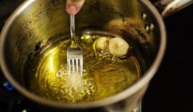 Česneková polévka / Sopa de ajo montaňesa - příprava