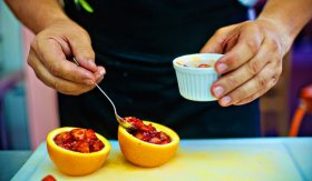 Jahody se šlehačkou v pomeranči / Fresas con nata - příprava
