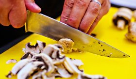 Královská houbová omeleta / Tortilla de champiňones a la reinosa - příprava