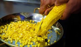 Paella s kukuřicí / Arroz con millo tierno - příprava
